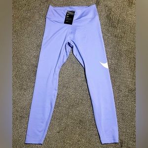 Nike Tight Fit Leggings